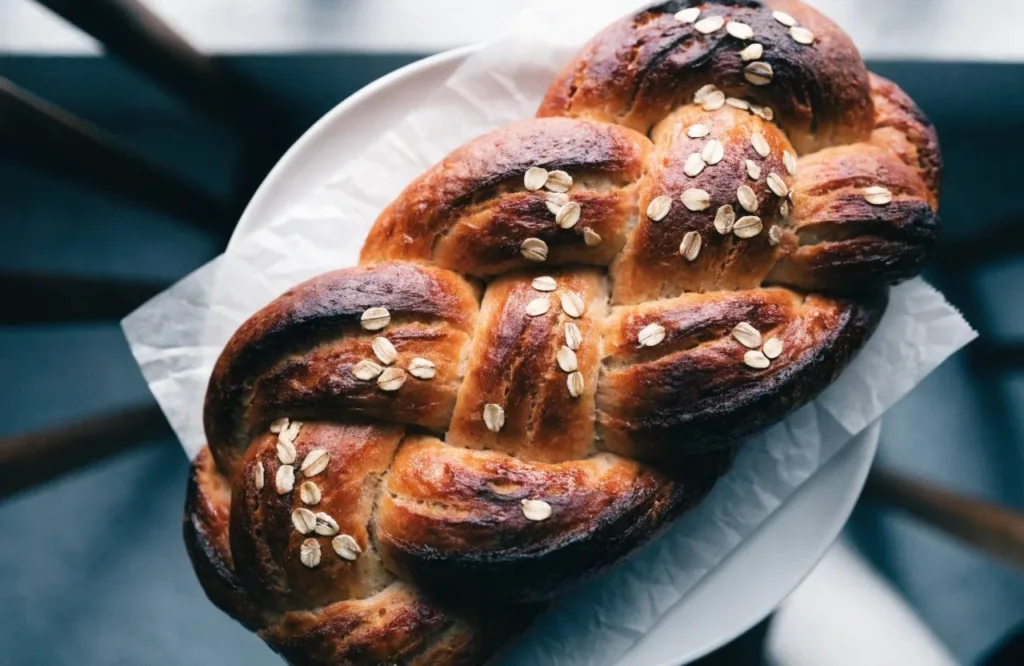 Oatmeal Molasses Rolls: Easy Homemade Recipe