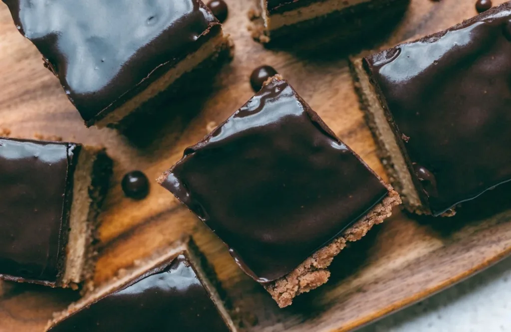 Chocolate Cheesecake Bars: Easy Dessert Recipe